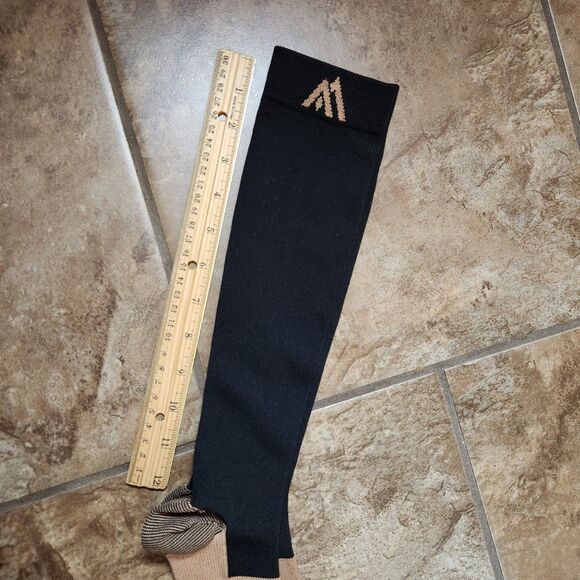 Compression Sock Lot – 6 Pairs, Mixed Sizes S/M & L/XL - Picture 5 of 5